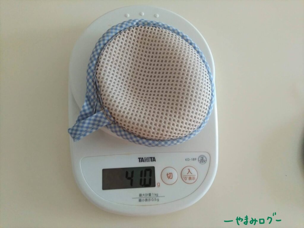 1年使用した洗たくマグちゃんをスケールに乗せてみる。