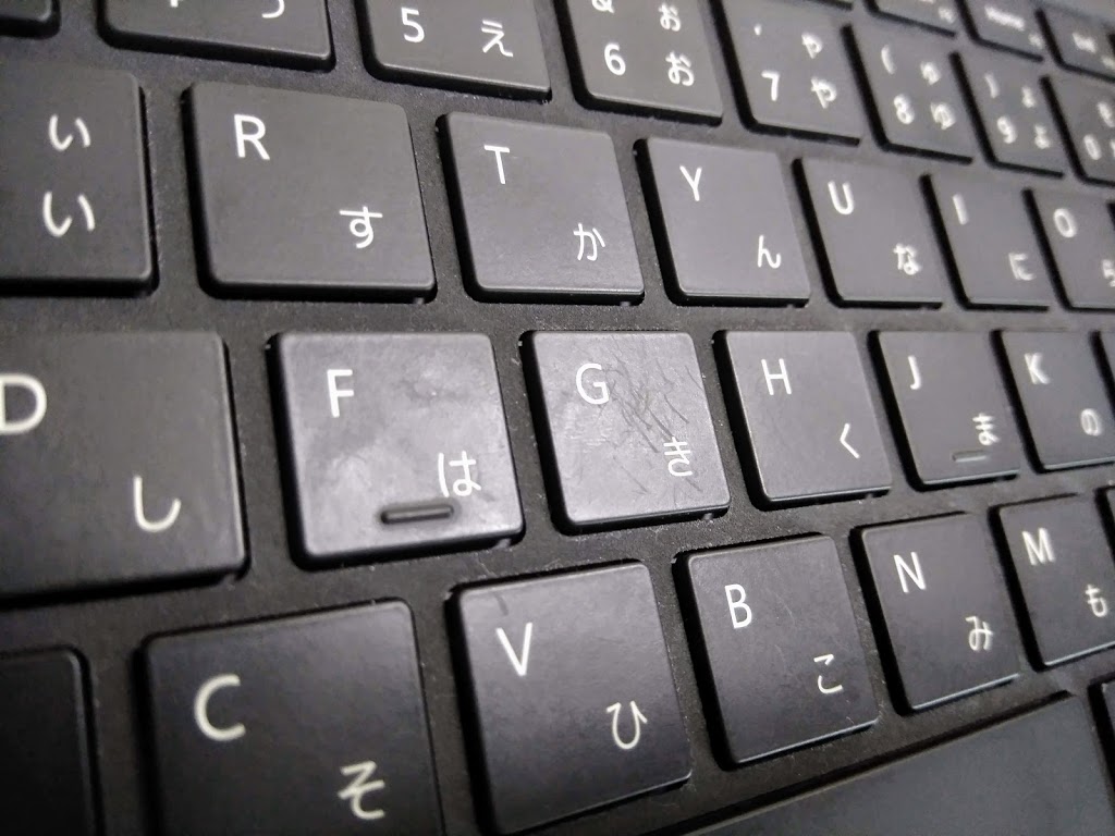 Surface Pro6 キーボードの汚れが目立つ